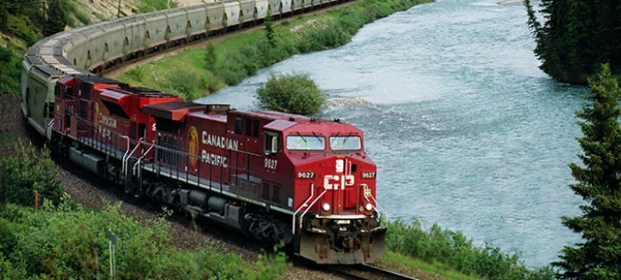 Canada rail freight shipping network