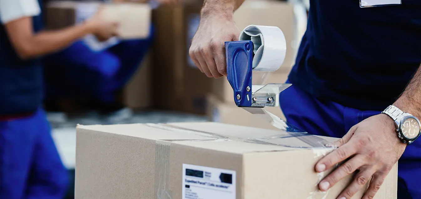 How do Fulfillment Centers Operate in Canada