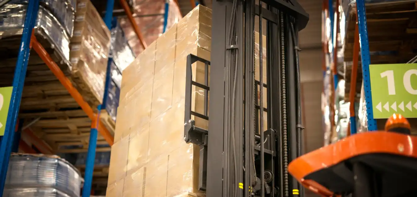 Analytics-Driven Logistics 